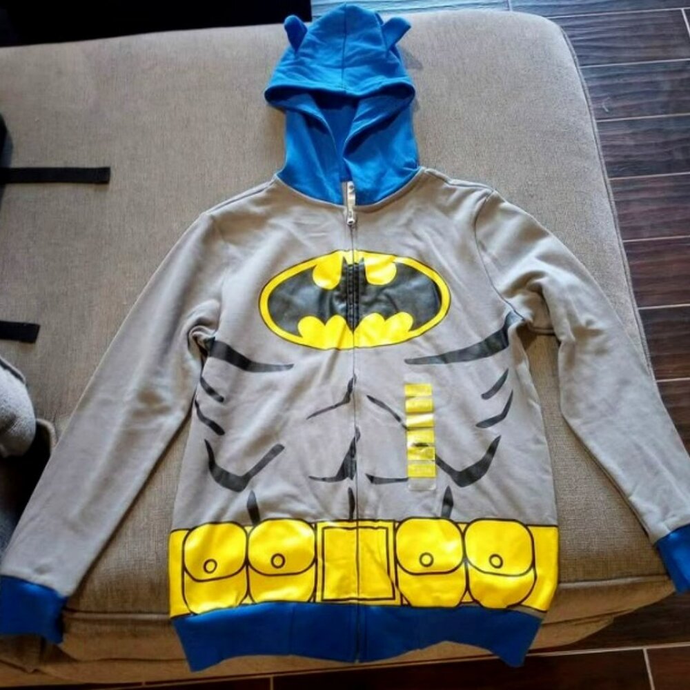 Batman Hoodie Brand New w/ sticker, Size 12 /14